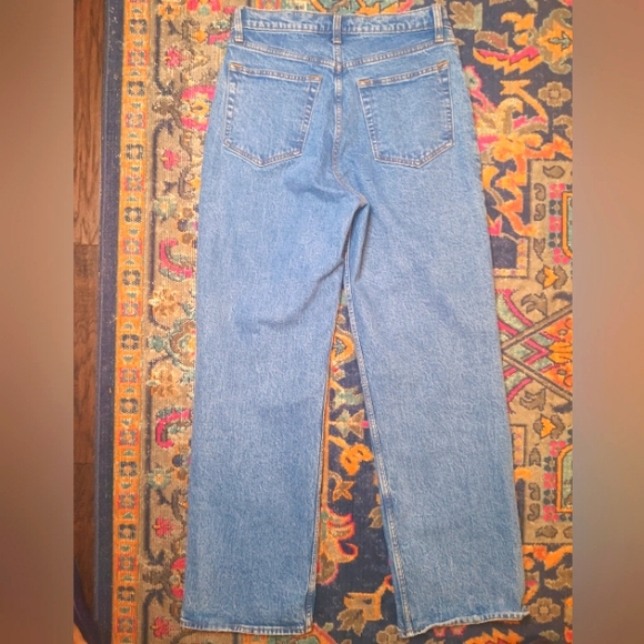 Abercrombie & Fitch The 90s Relaxed Jean High Rise with Pleats - Picture 3 of 4